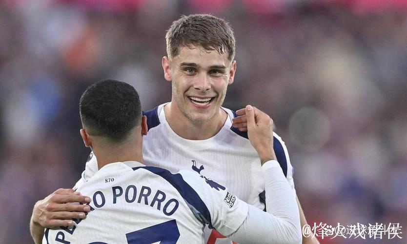 攻防均亮眼,哈维-西蒙斯当选热刺vs布拉格斯拉 攻防均亮眼,哈维-西蒙斯当选热刺vs布拉格斯拉